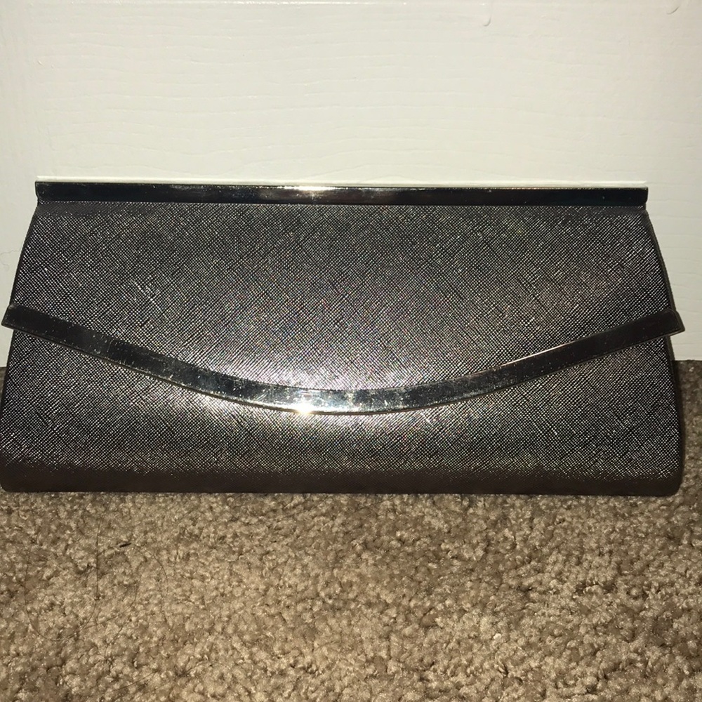 Metallic clutch